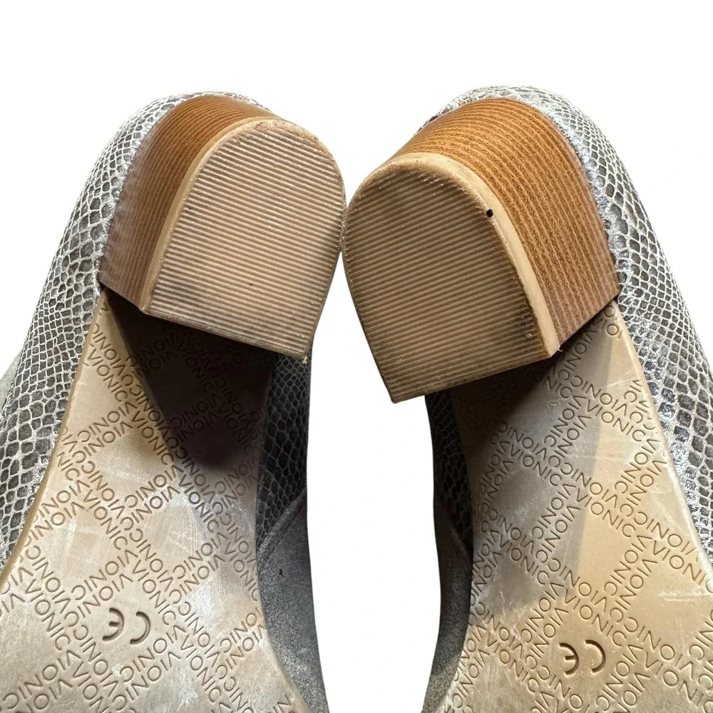 Vionic Anne Booties Womens Size 9.5 Gray Suede Snake Print Ankle Zip Comfort